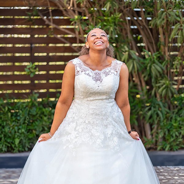 sandie-michael-intimate-wedding-archanes-crete-bride-portrait 600×600